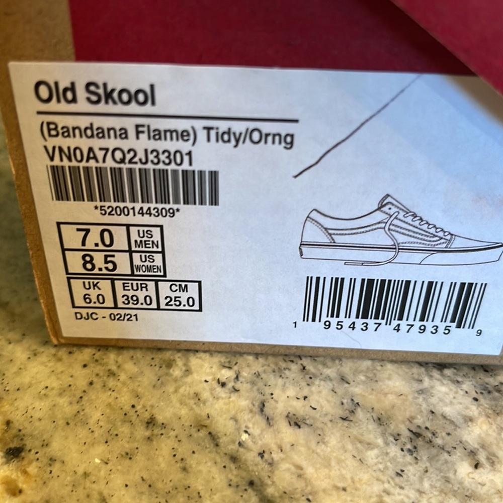 Vans ( Bandana Flame ) Tidy/Orange Sneakers Off the Wall NWB - Picture 4 of 8